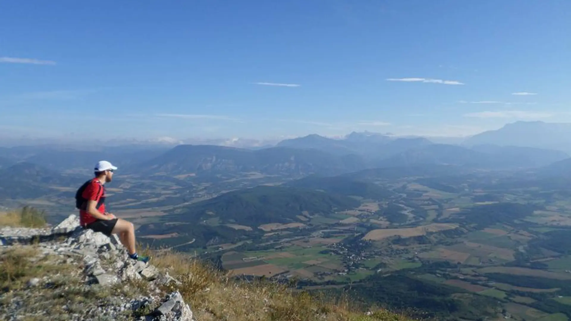 Panorama depuis le sommet d'Arambre