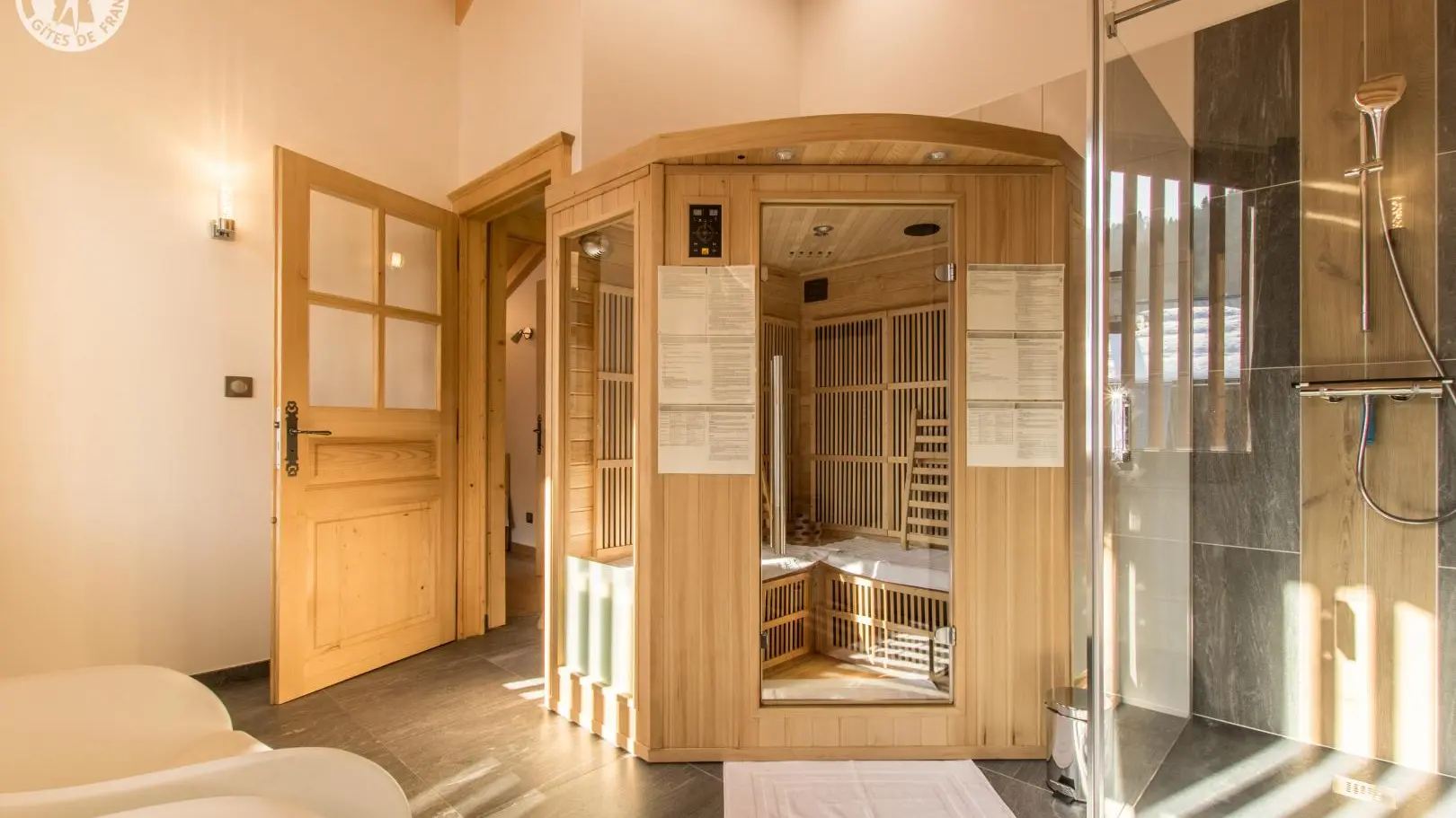 Salle bien-être avec Sauna infrarouge
