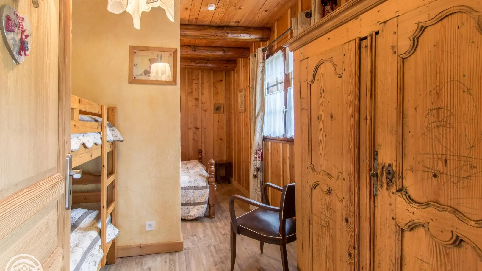 Chambre 2 (lits superposés plus lit 140x190)