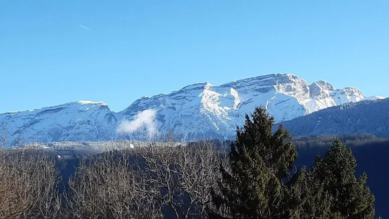 chaîne du Bargy (face du gîte)