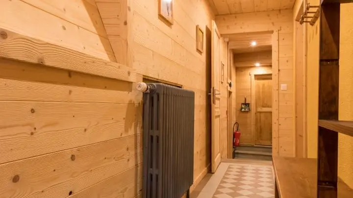 couloir étage accès chambres