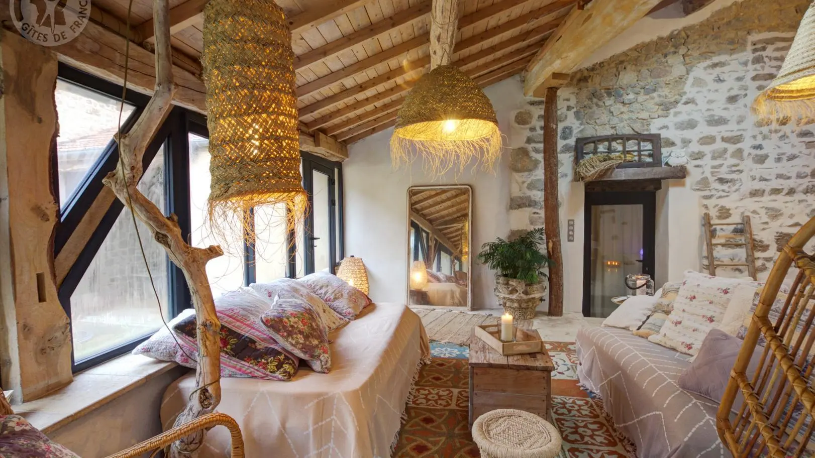 espace détente, jacuzzi et piscine