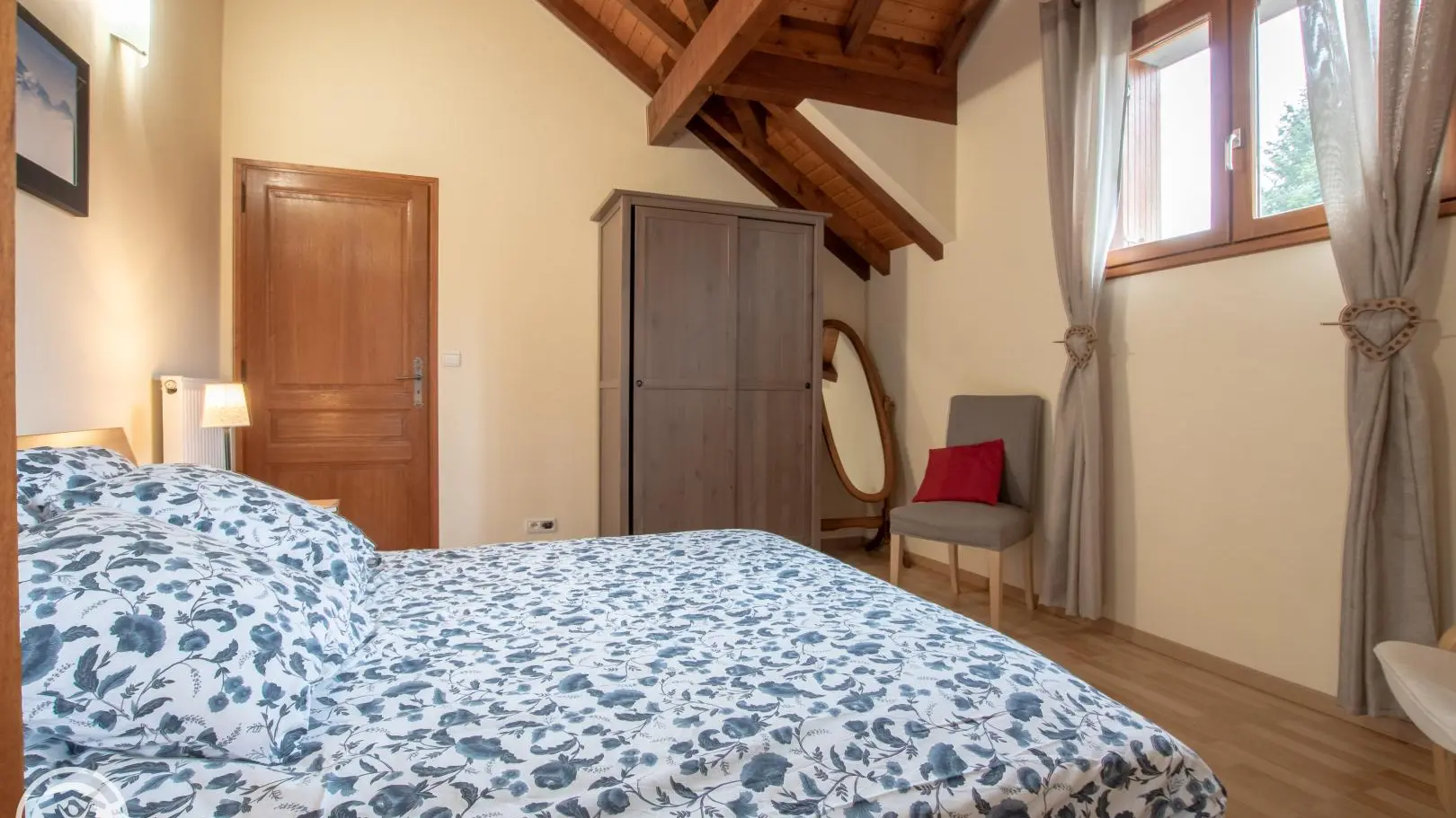 Chambre avec 1 lit 160x200.