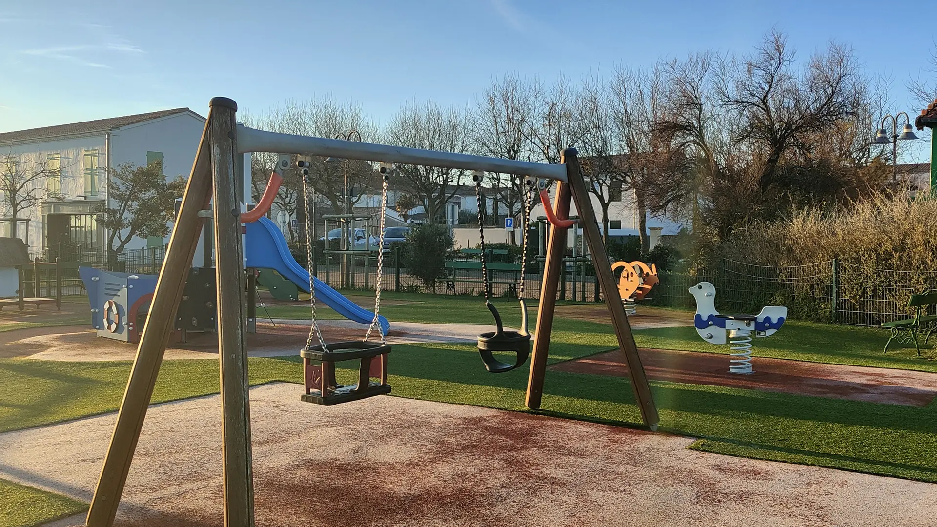 Aire de jeux 0 - 6 ans - La Flotte