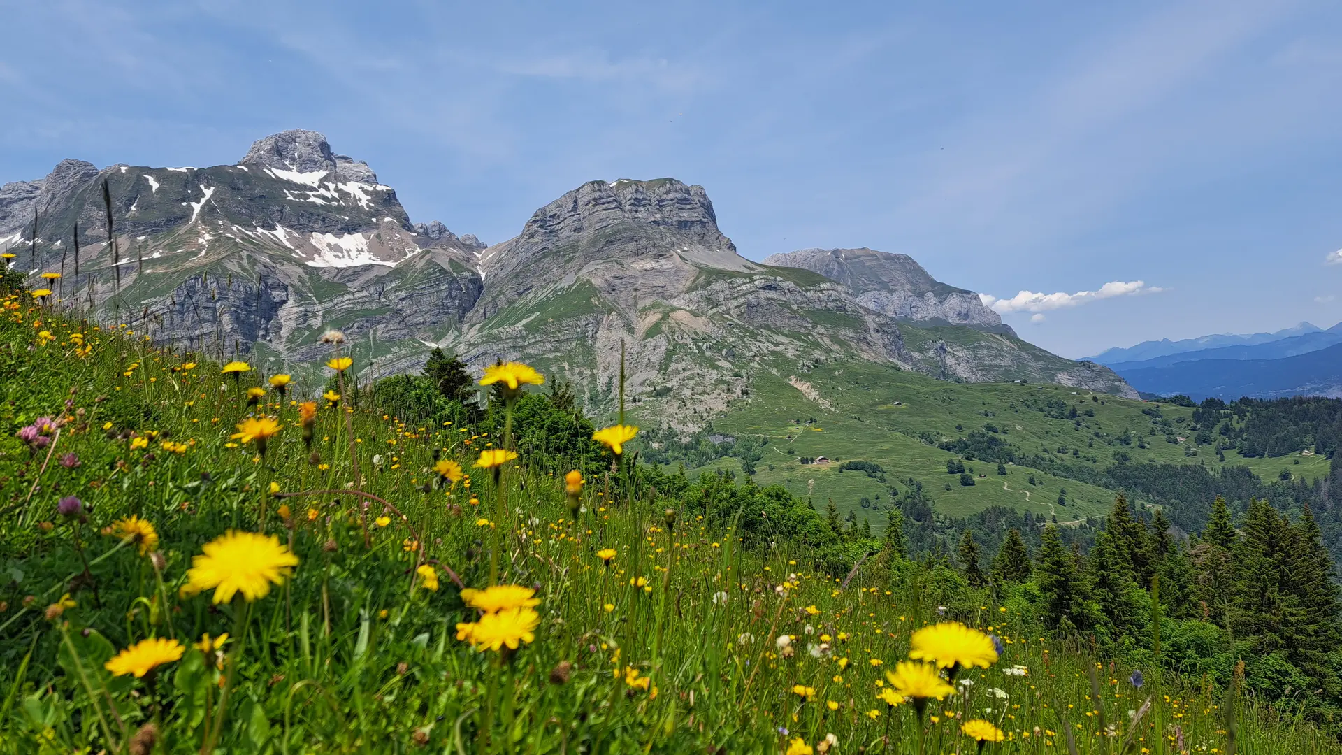 Vue des Aravis, des Quatre Têtes