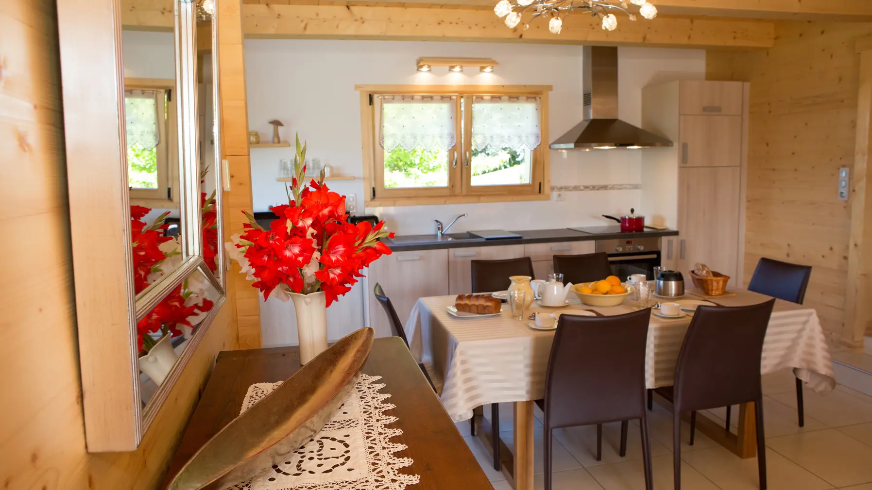 séjour coin cuisine et repas