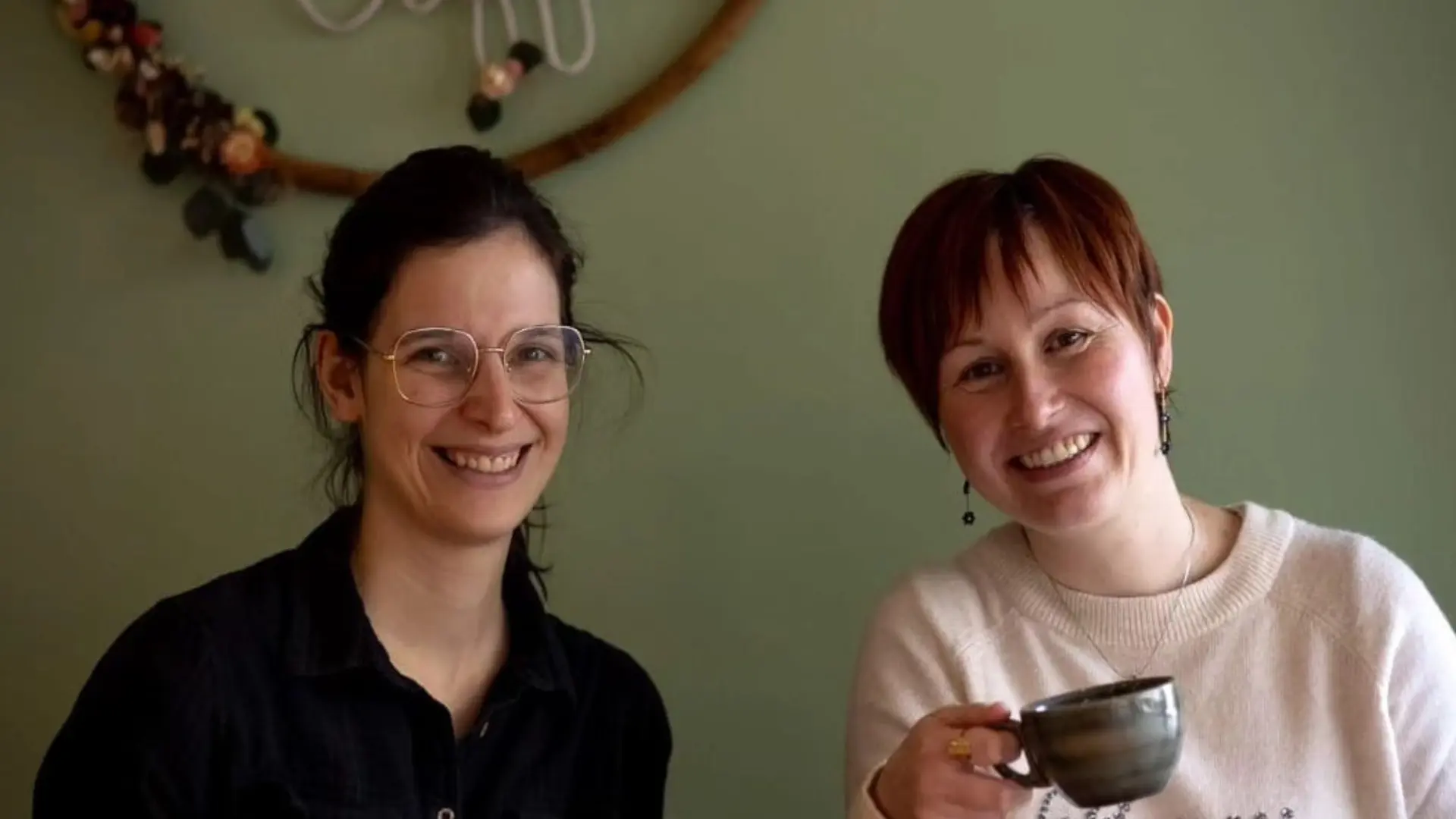 Yaël et Aline, de l'équipe d'Elie's Coffee