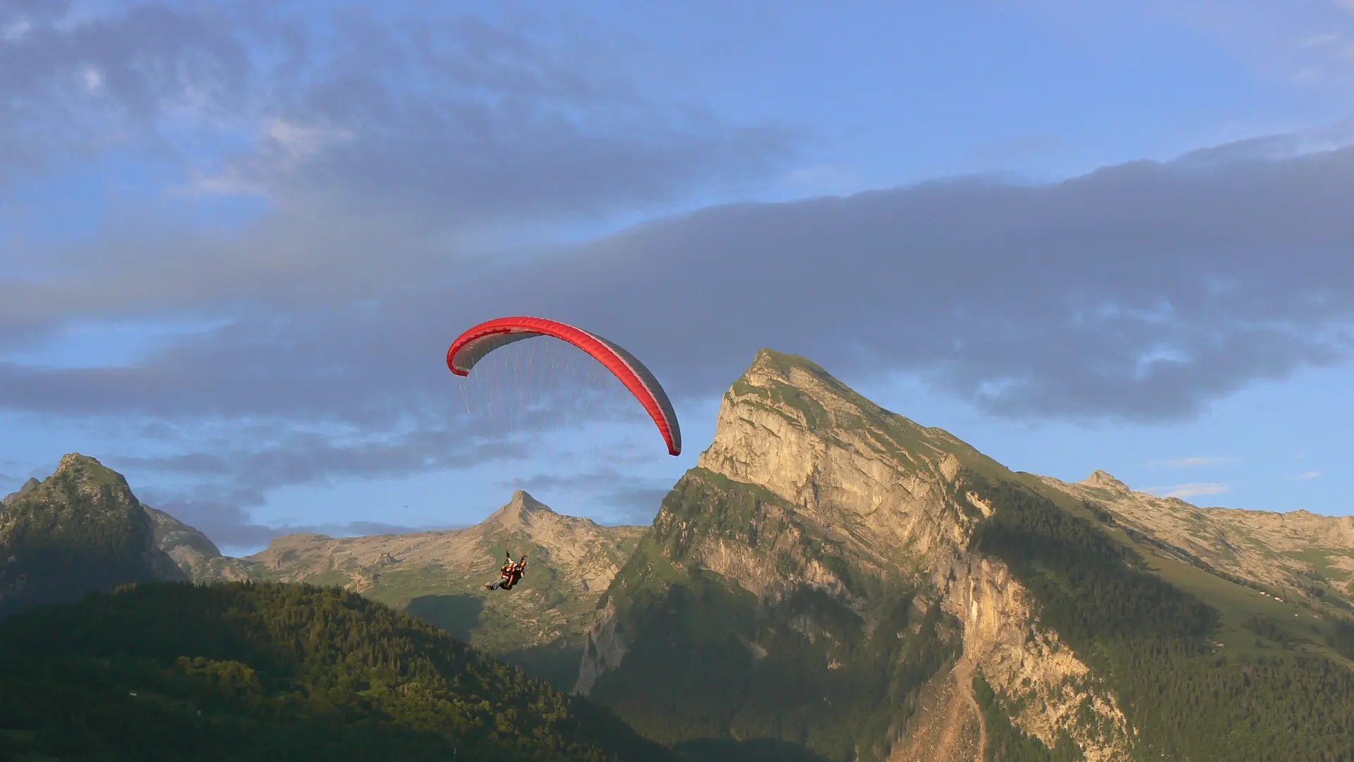Baptème de parapente en été