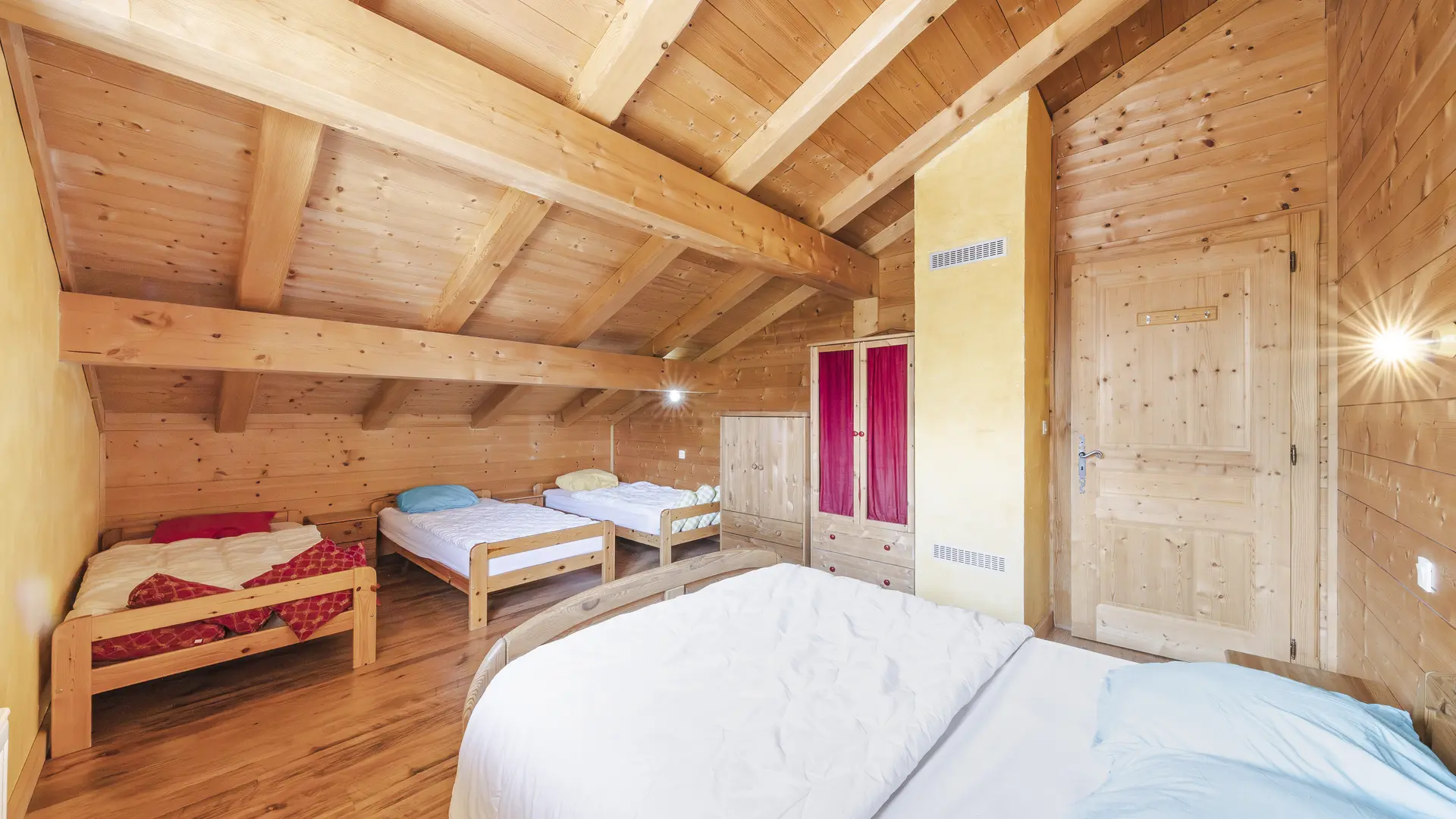 Chambre_La_Roseraie_Châtel