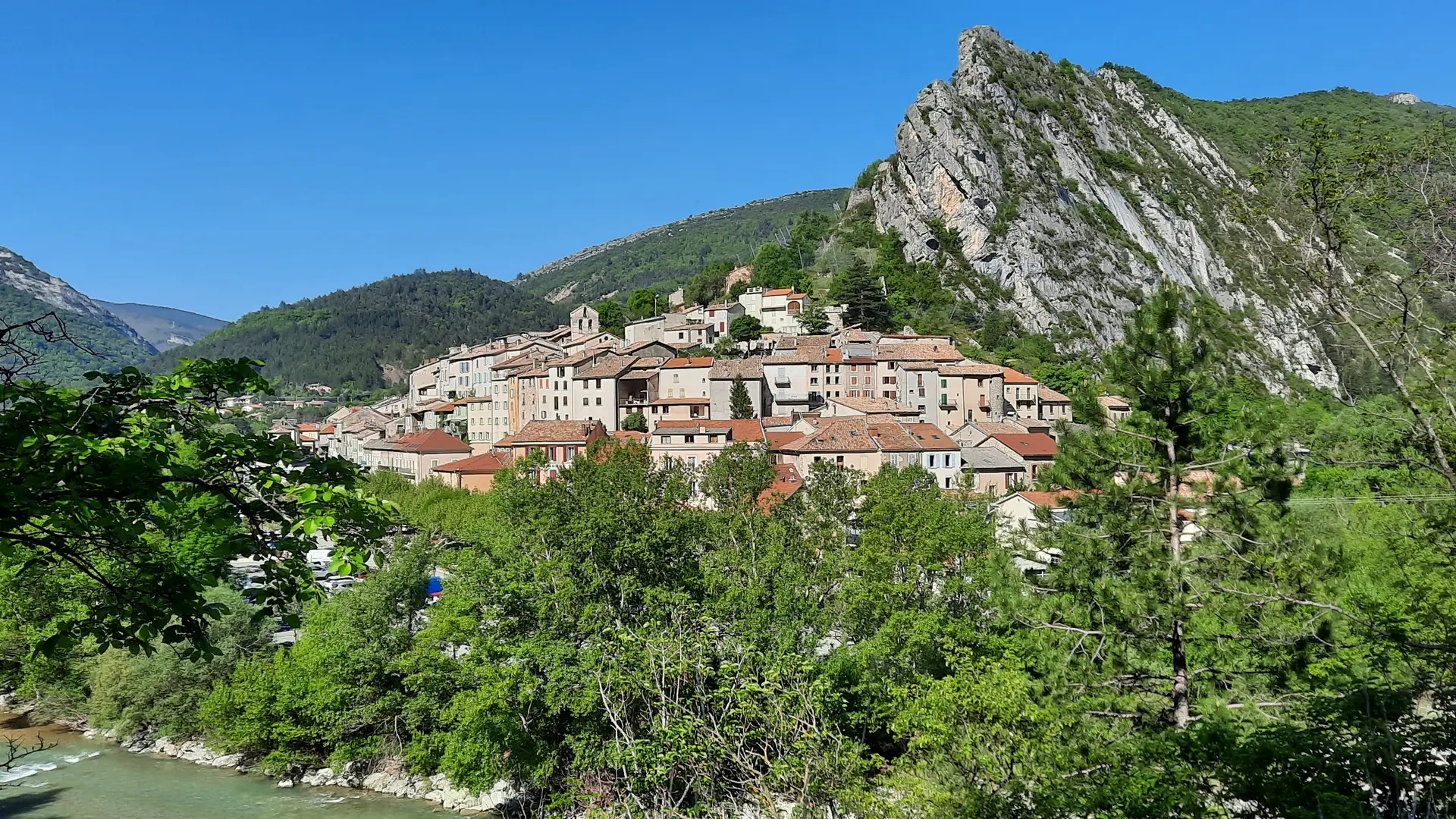 Le village de Serres