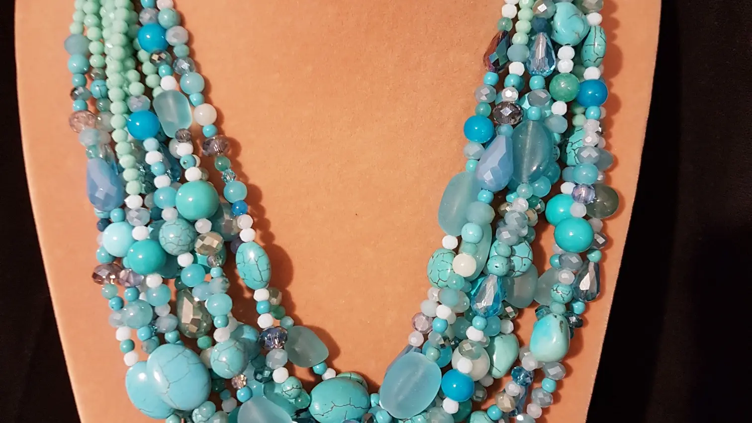 Turquoise necklace by Les Bijoux de Natascha