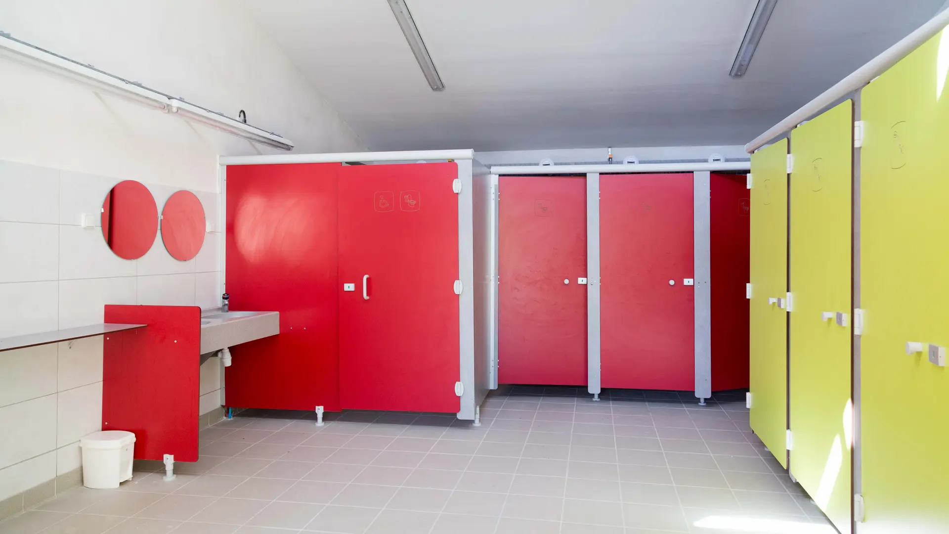 Sanitaires - Camping de l'Hérein