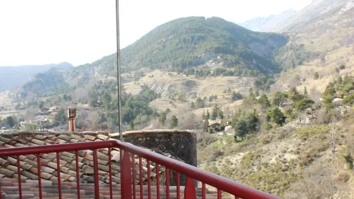 L'Escaou Un-Balcon-Chambre 2-Coursegoules-Gîtes de France Alpes Maritimes