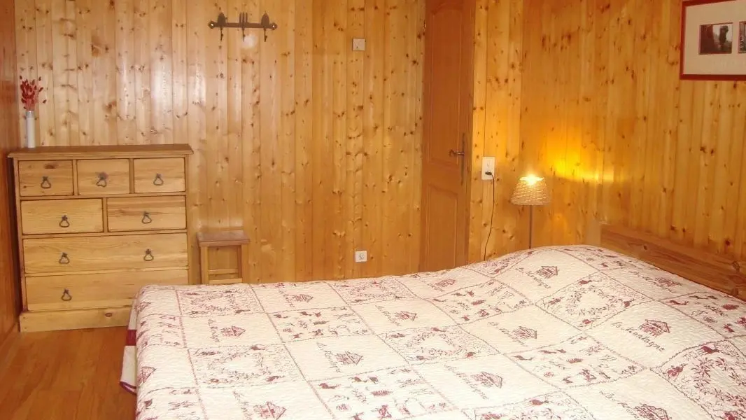 Chambre 2 attenante à la chambre 1