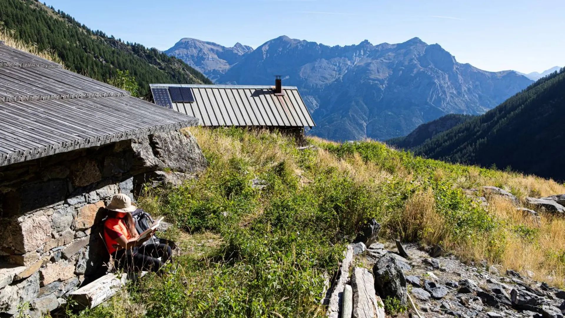 Abri randonneur et cabane des grands plans
