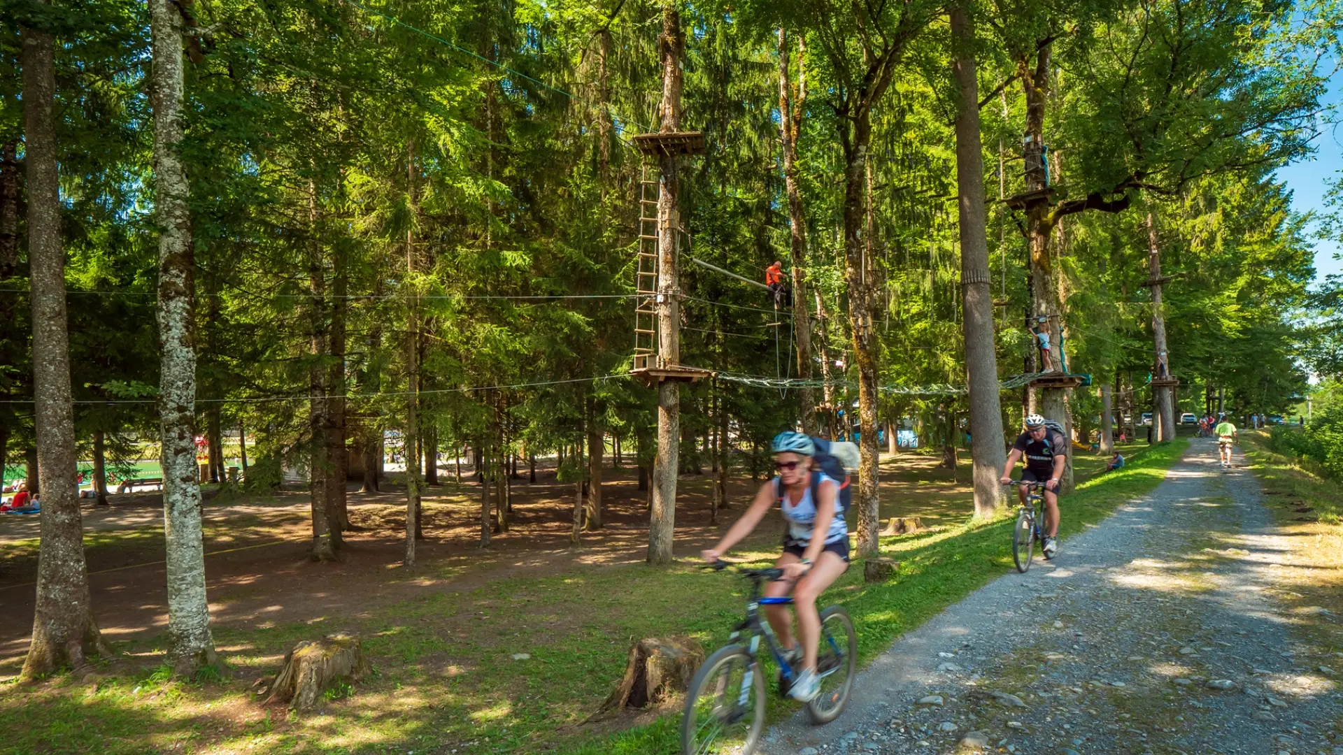 Entre le lac bleu et Le Giffre à vélo