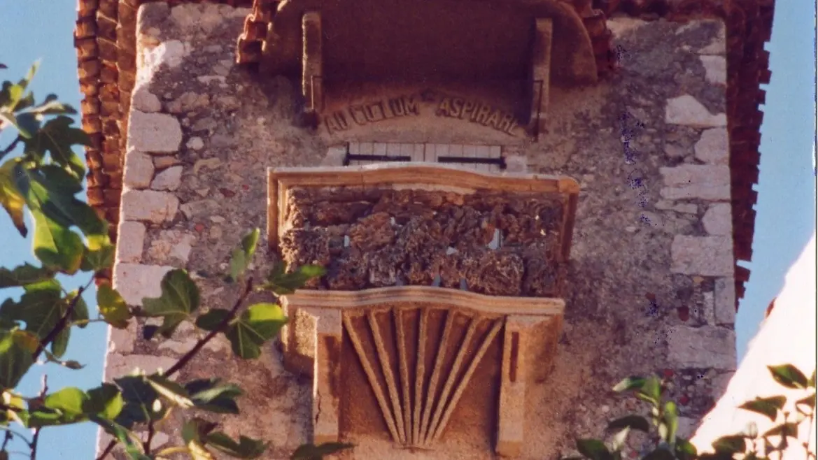 balcony details