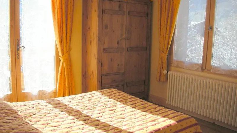 Vue chambre avec lit double