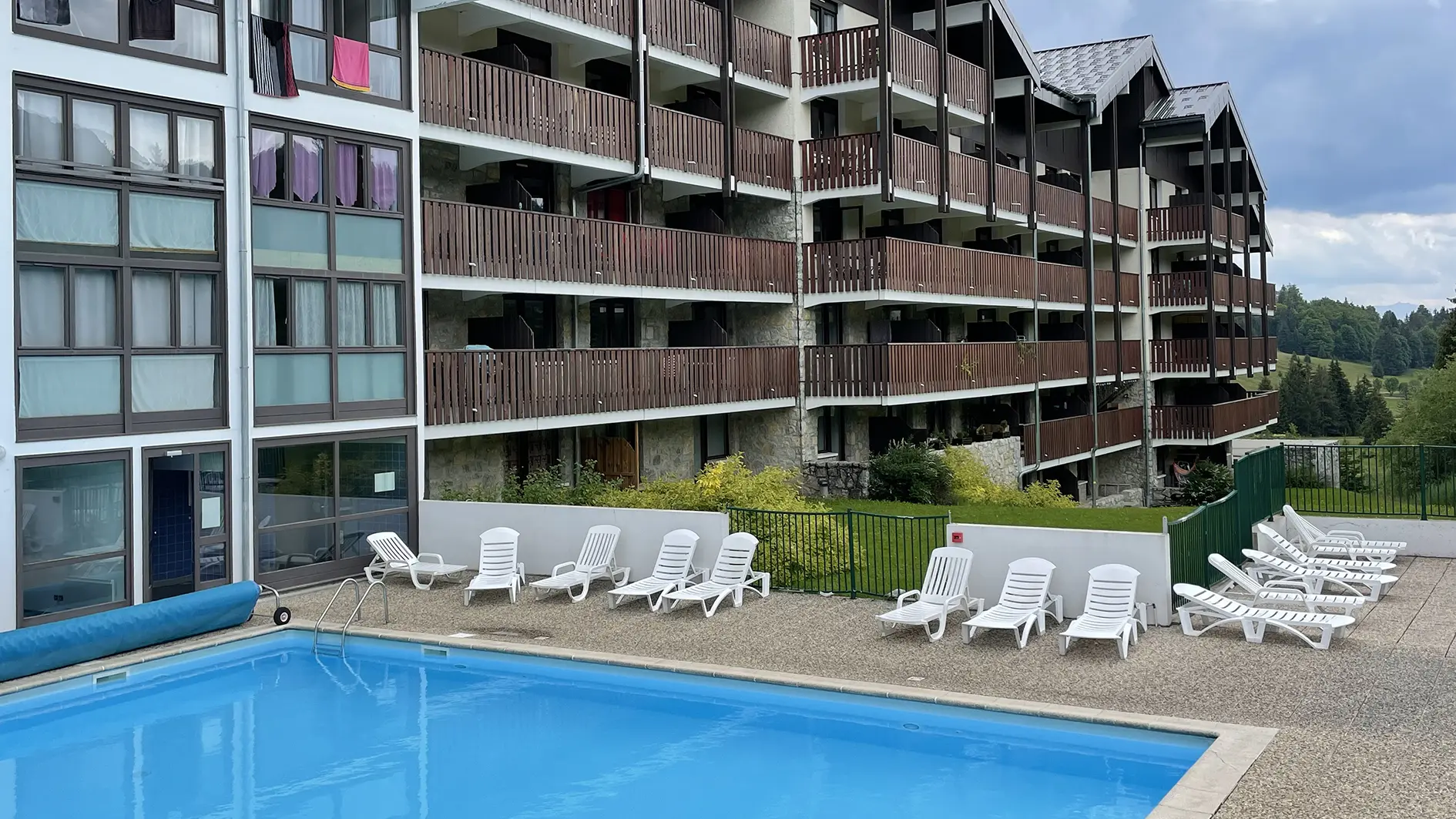 La piscine de la résidence