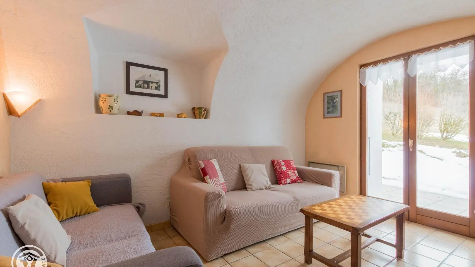 Salon avec accès terrasse