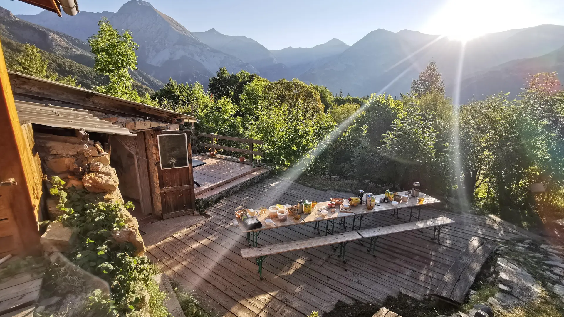 Terrasse au lever du soleil