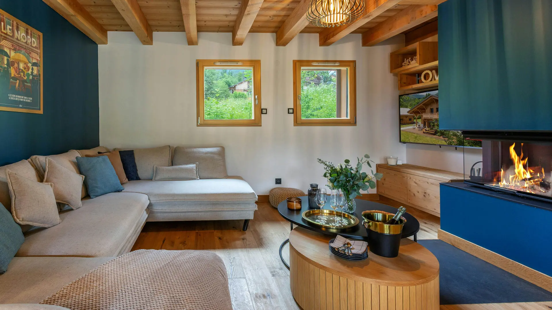 Salon et coin cheminée