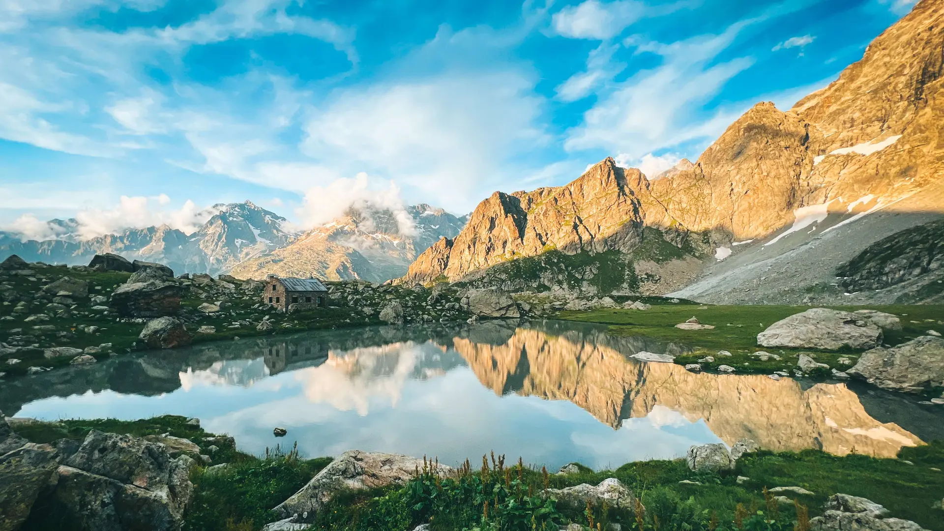Levée de soleil au refuge de Vallonpierre