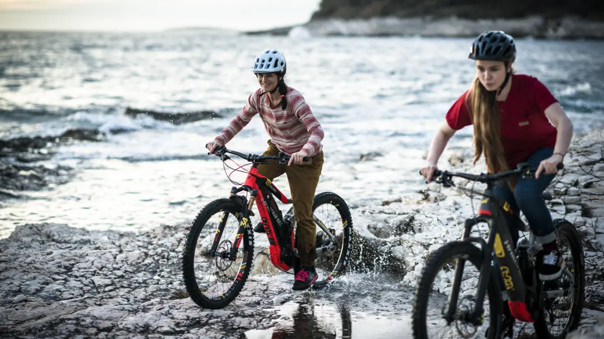 Vélo au bord de mer