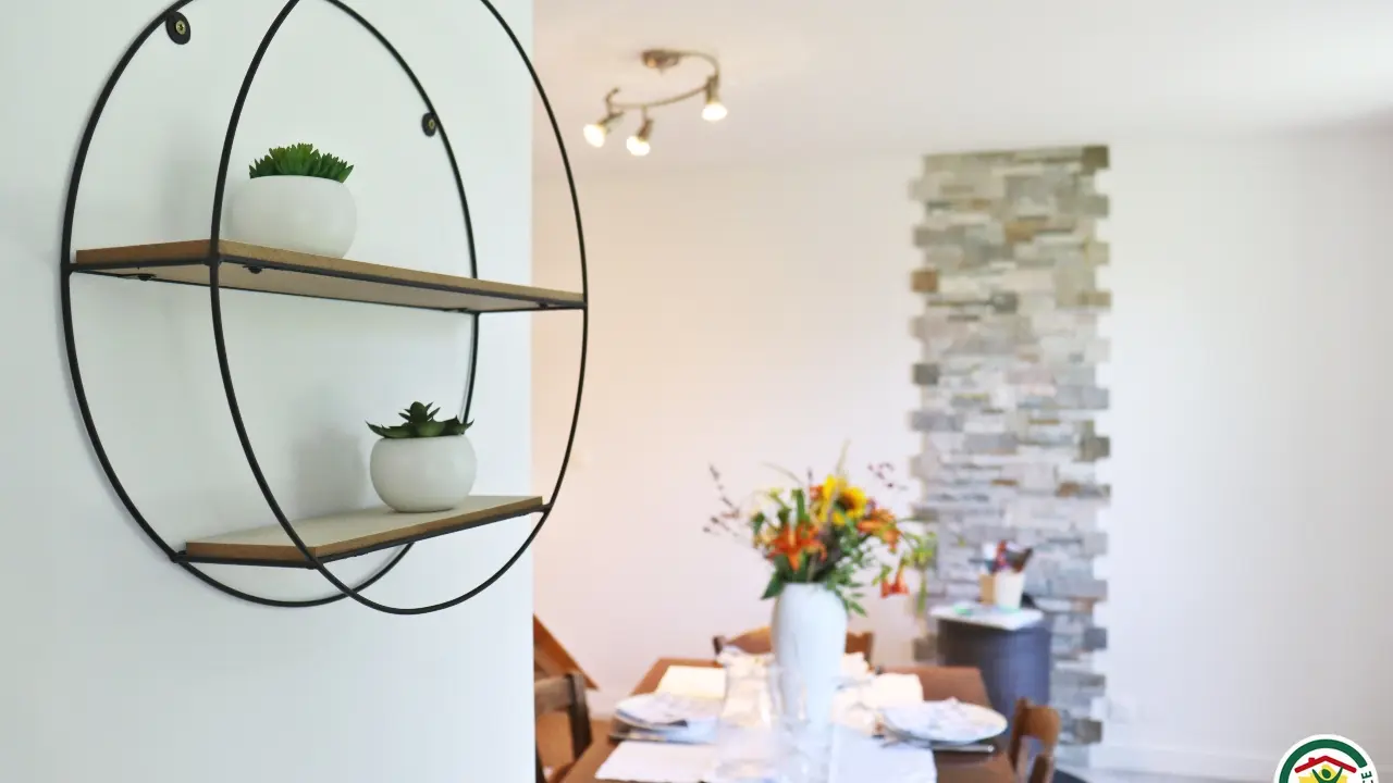 Espace salle à manger et cuisine
