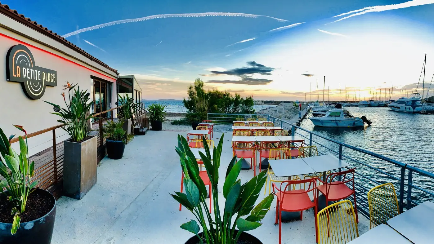 Restaurant, plage privée, bar