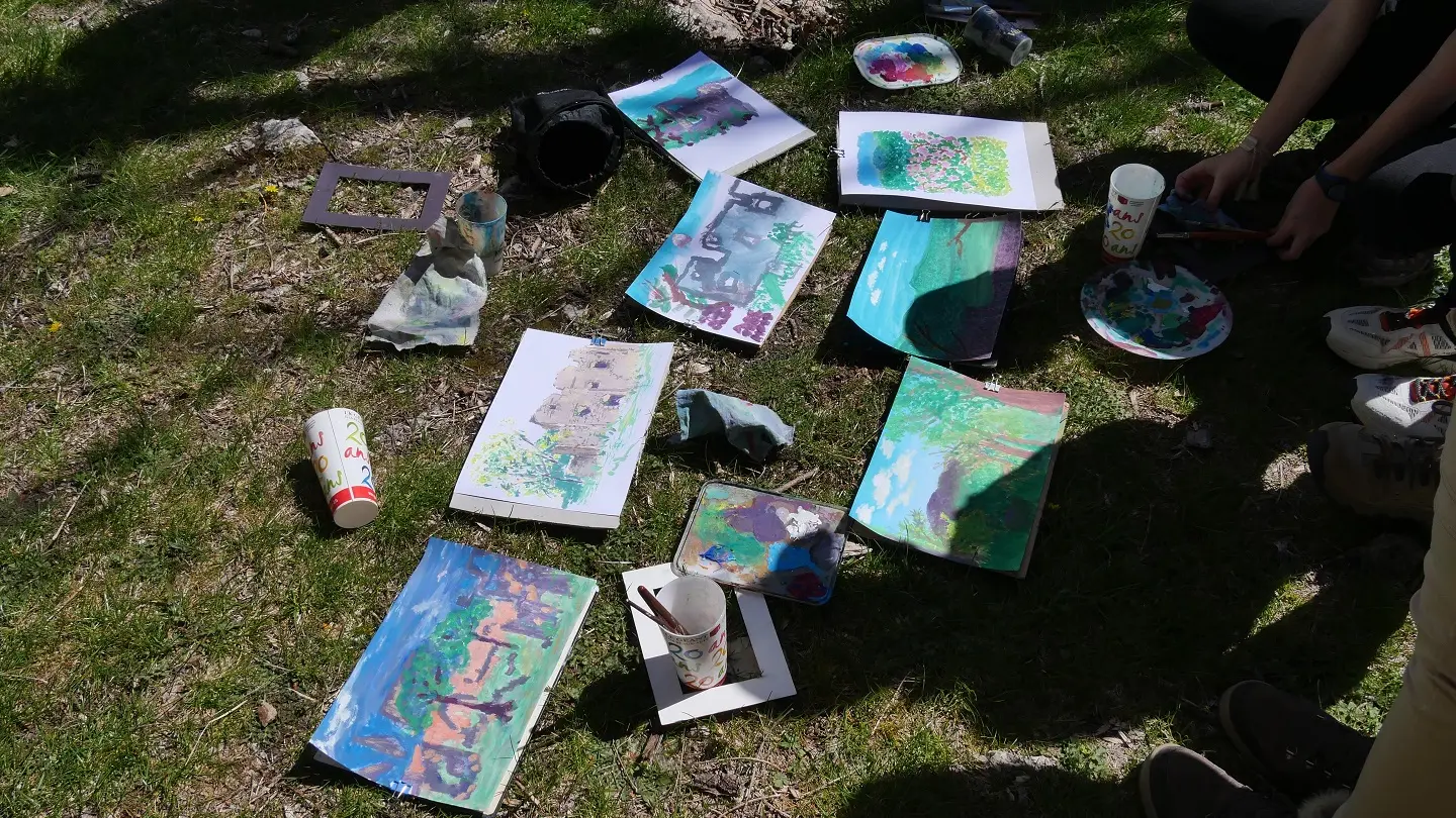 Atelier de peinture en extérieur