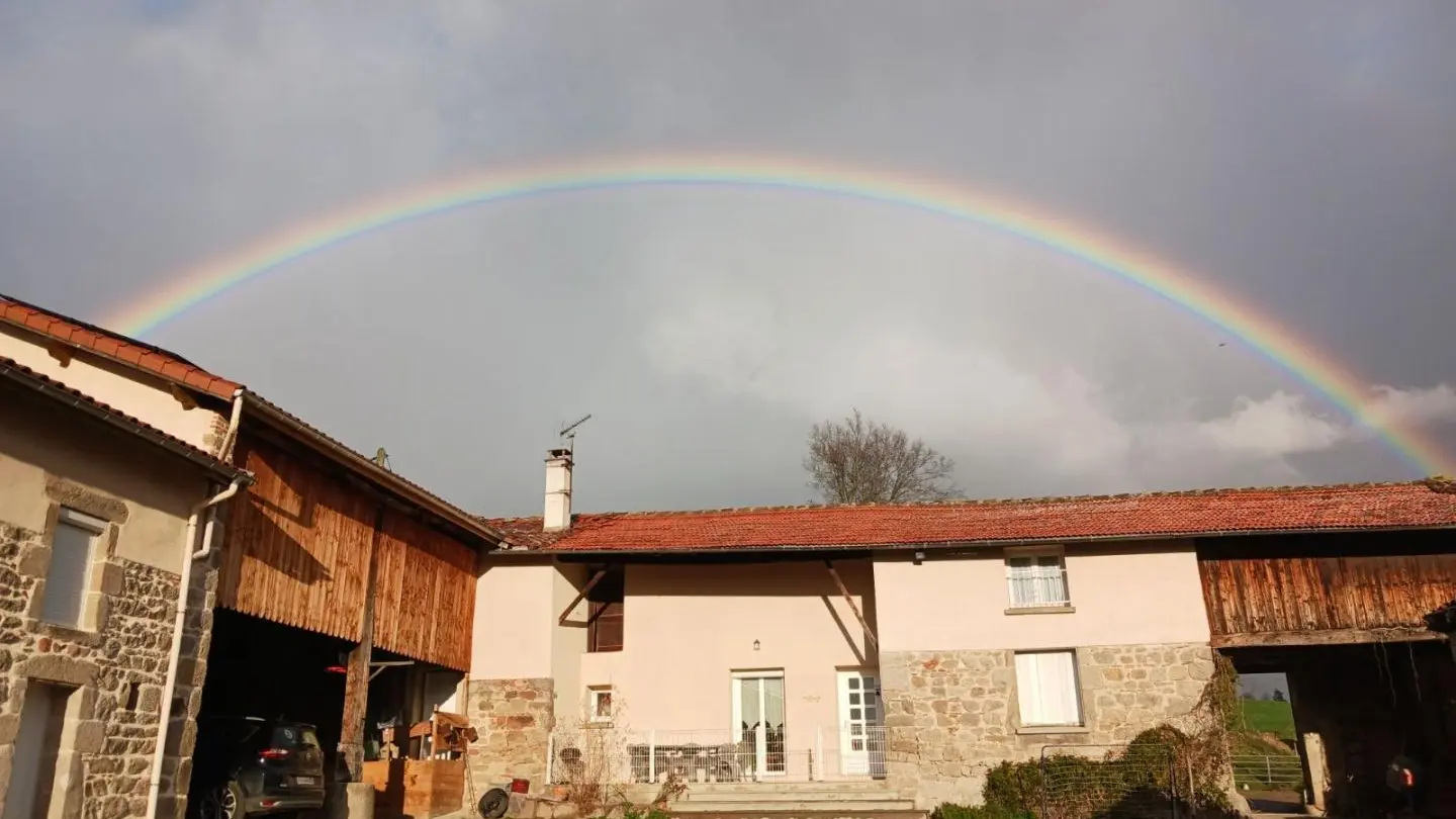 arc en ciel sur gîte