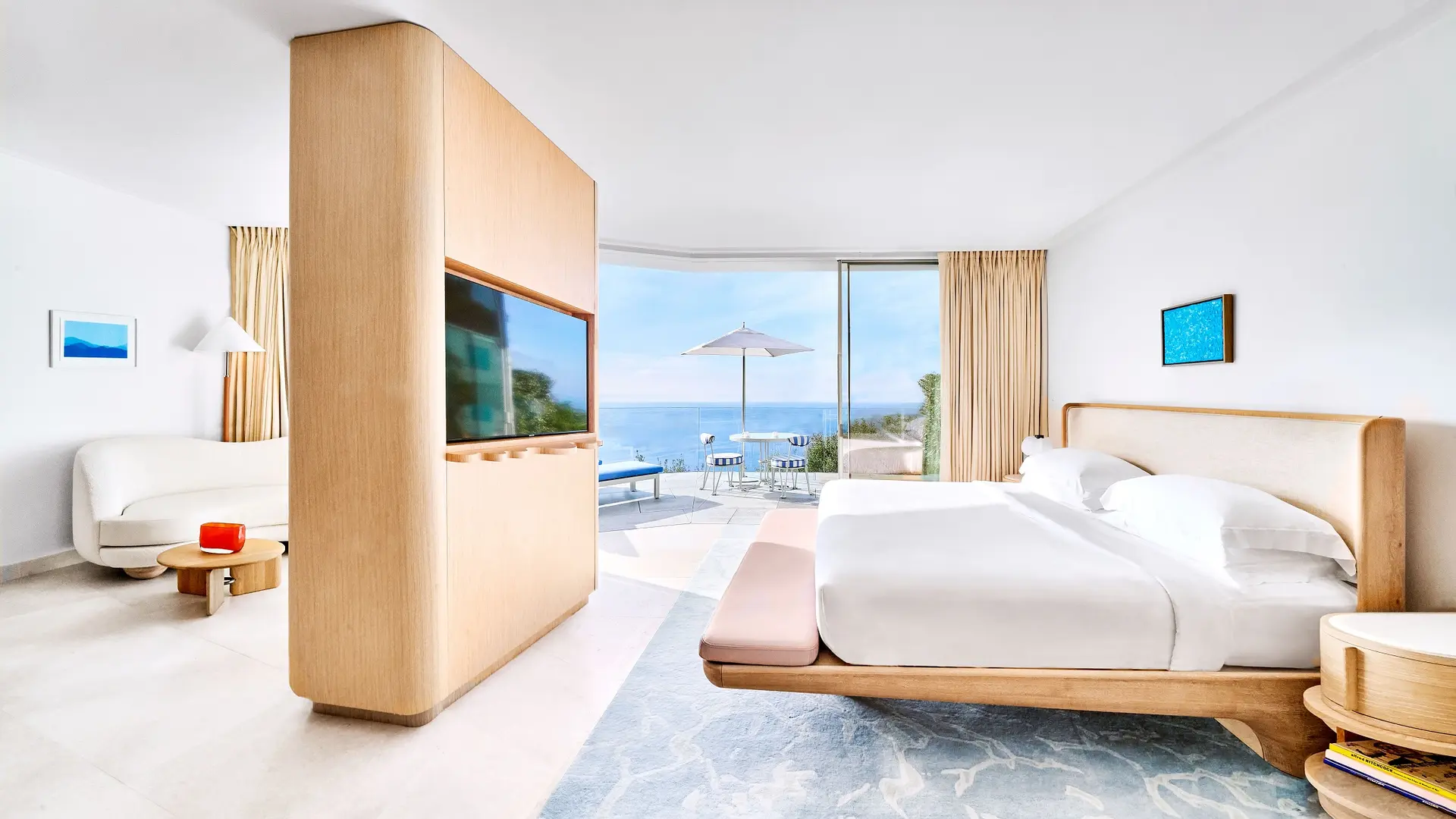 Corniche Junior Suite