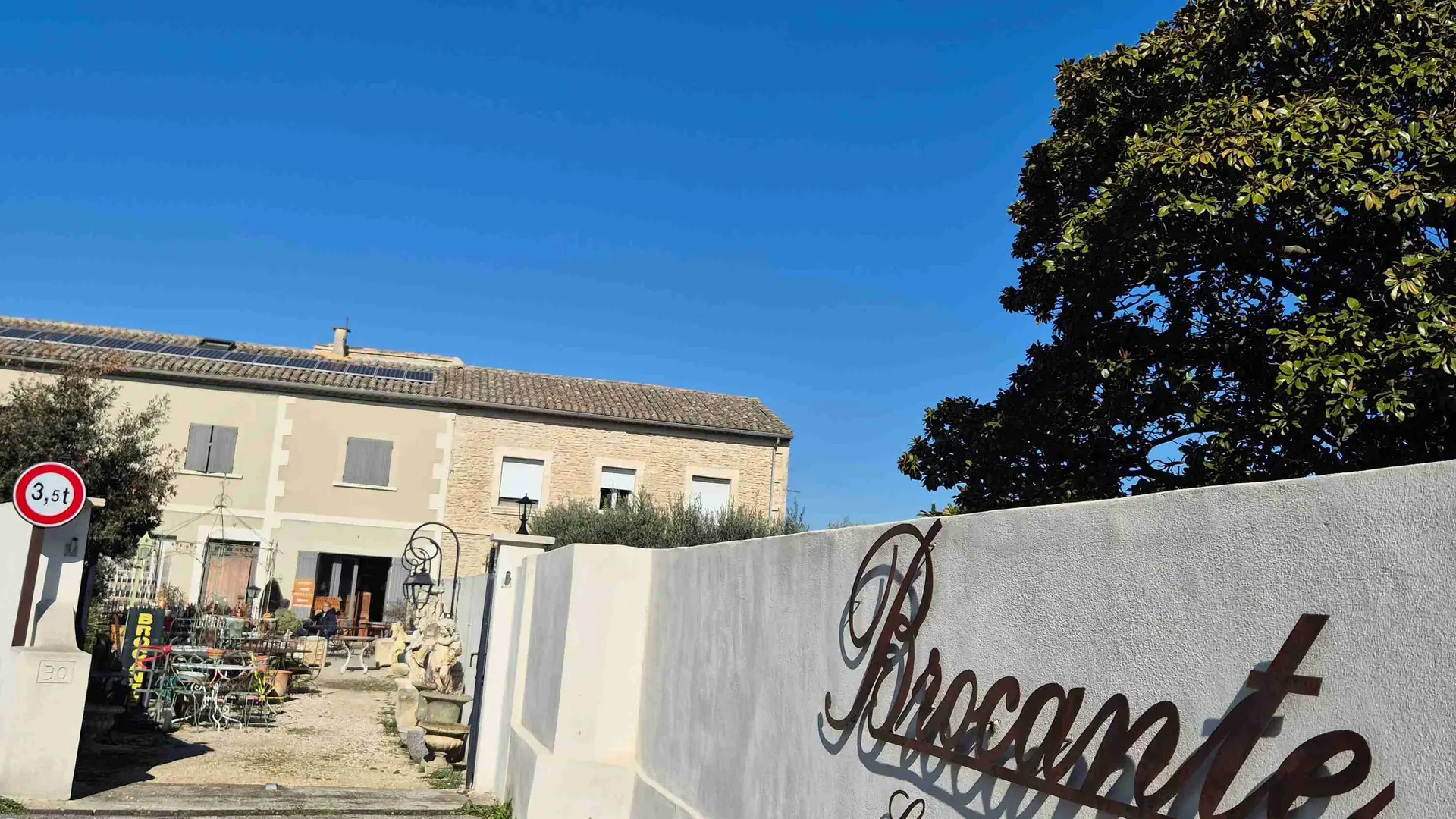 Cigales antiques - Brocante_L'Isle-sur-la-Sorgue entrée enseigne