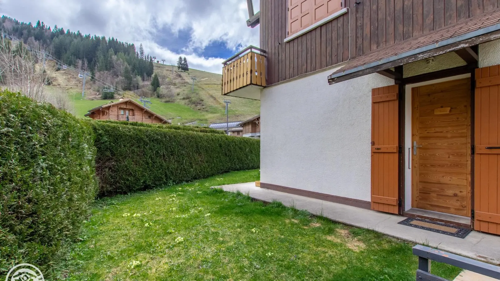 Porte d'entrée de l'appartement