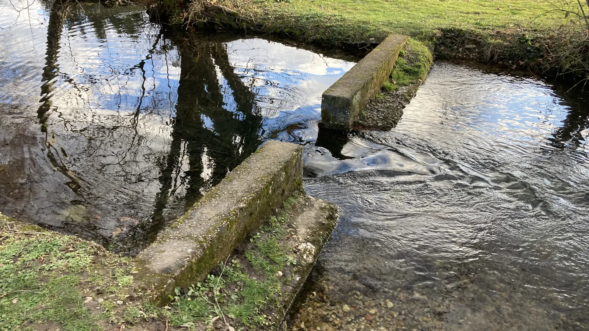 eau Parc des sources à Manthes