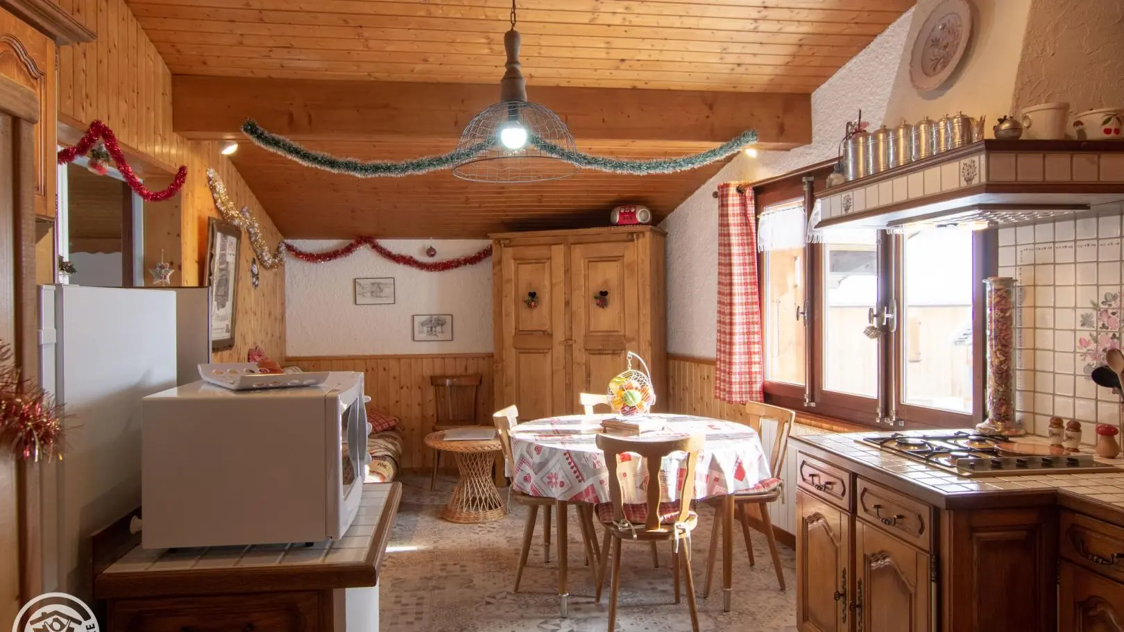 Pièce principale vue de l'entée.