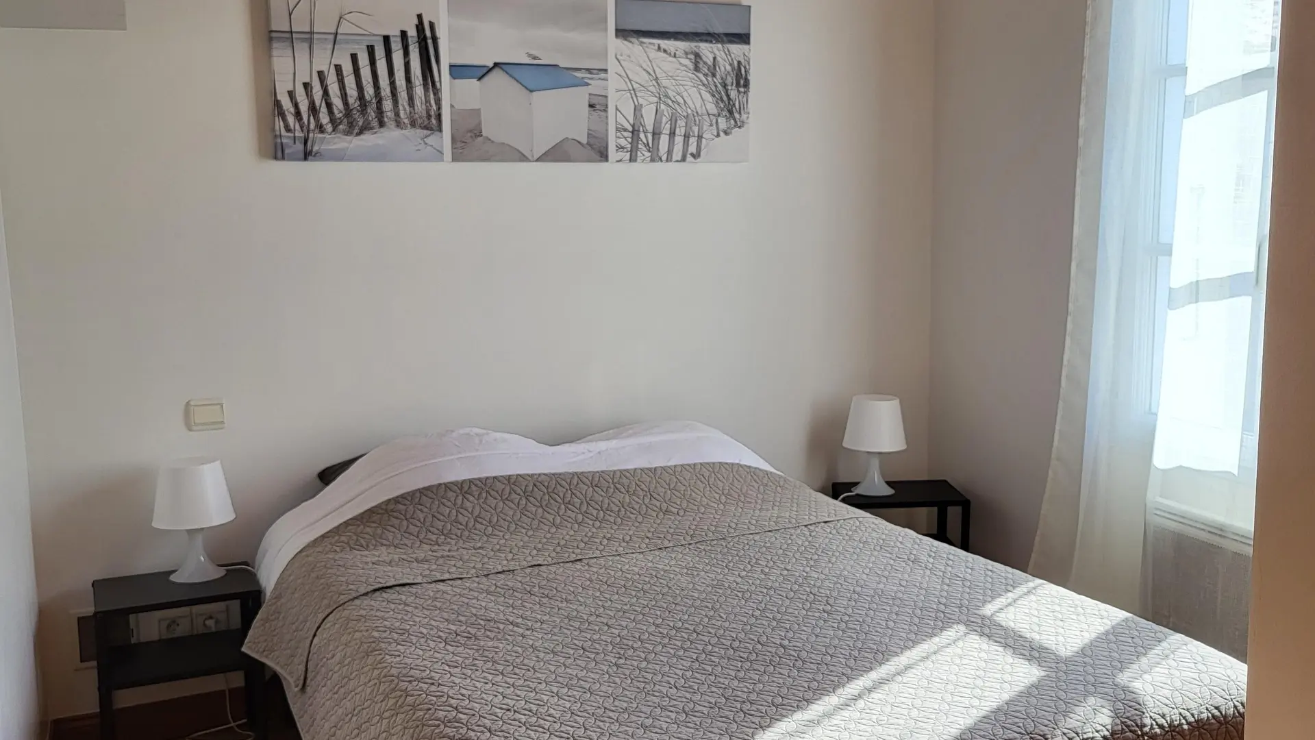 Chambre avec lit double