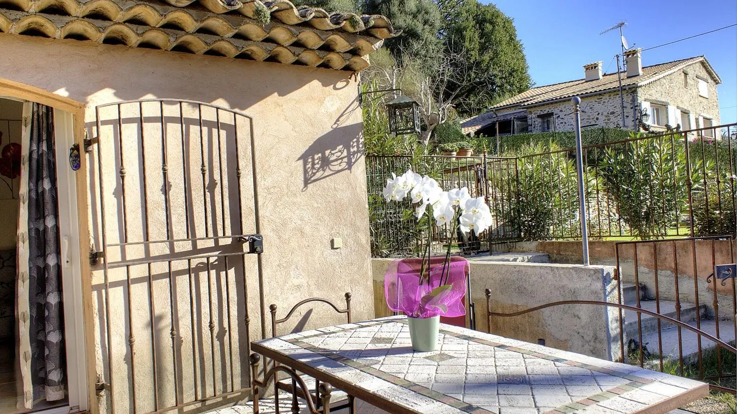 Gîte Le Cabanon-Terrasse-Auribeau sur Siagne-Gîtes de France Alpes-Maritimes