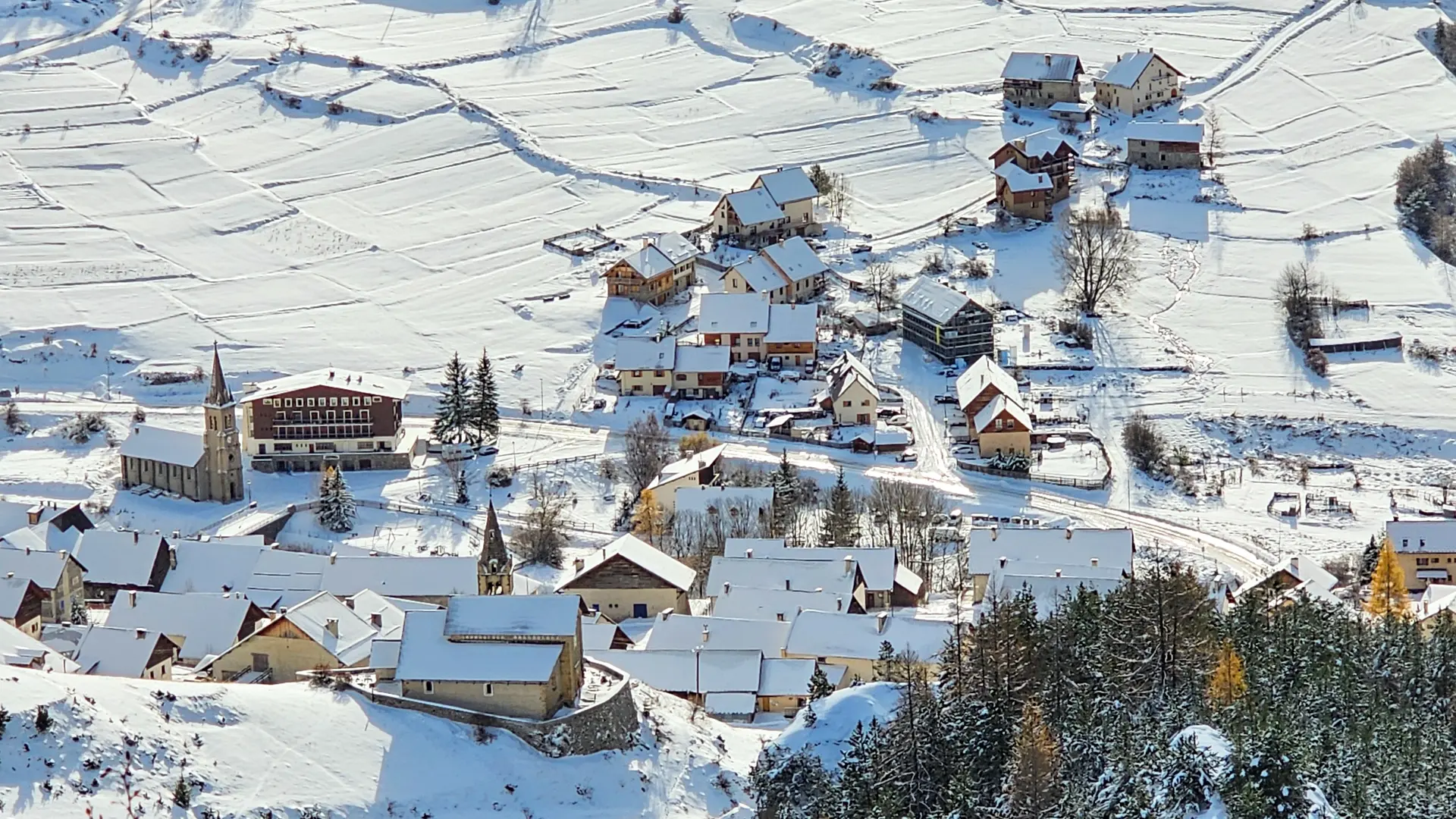 Vue sur Cervières depuis les chalets de l'Alp