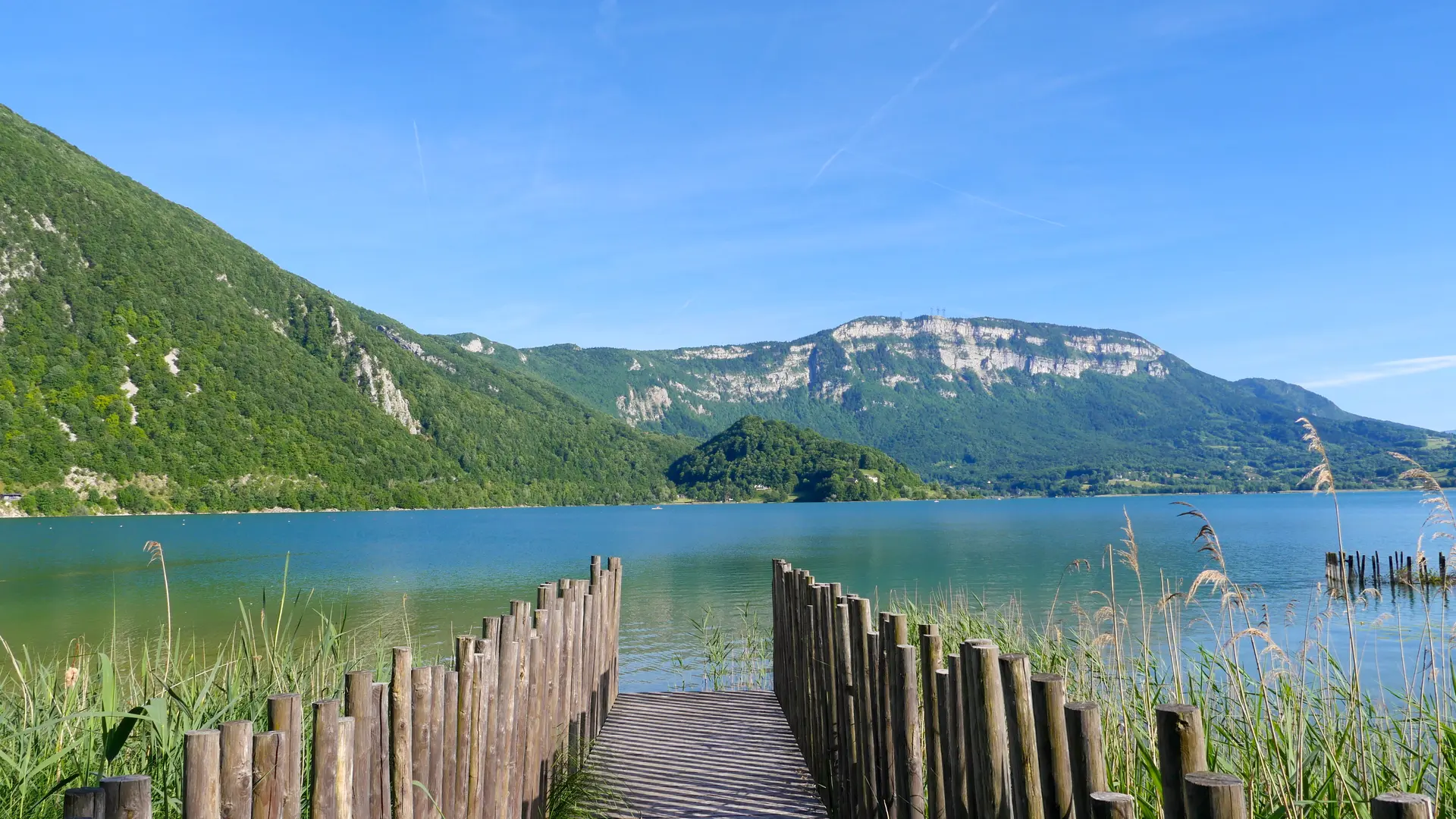 Vue du jardin de la Maison du lac