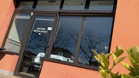 Façade_Hôtel de la Place_Polliat