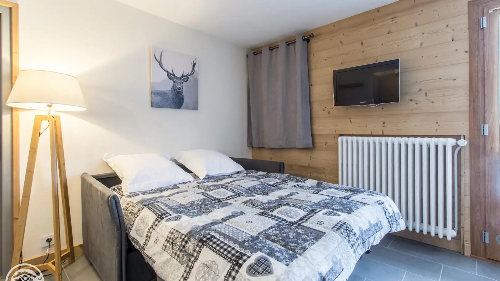 Canapé du séjour en mode 'couchage'