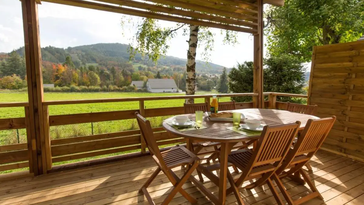 Camping Les Auches chalet à Ancelle, vallée du Champsaur