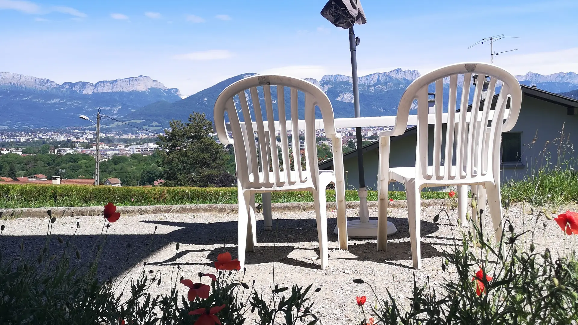Terrasse privée devant le studio