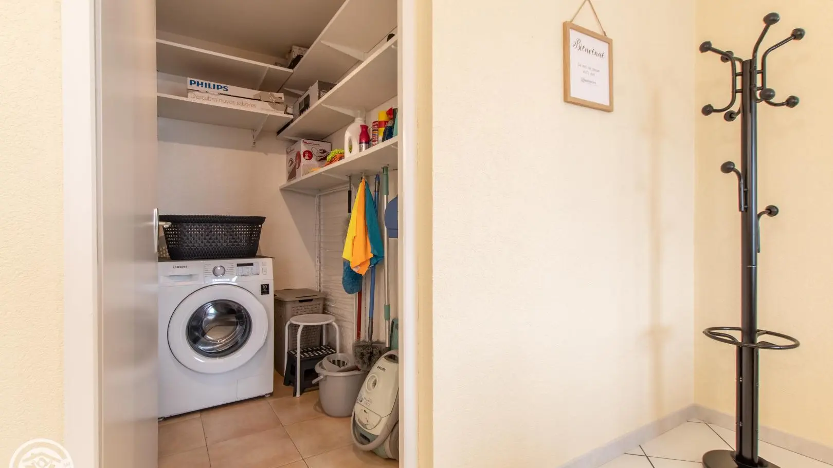 Buanderie (un sèche-linge a été ajouté)