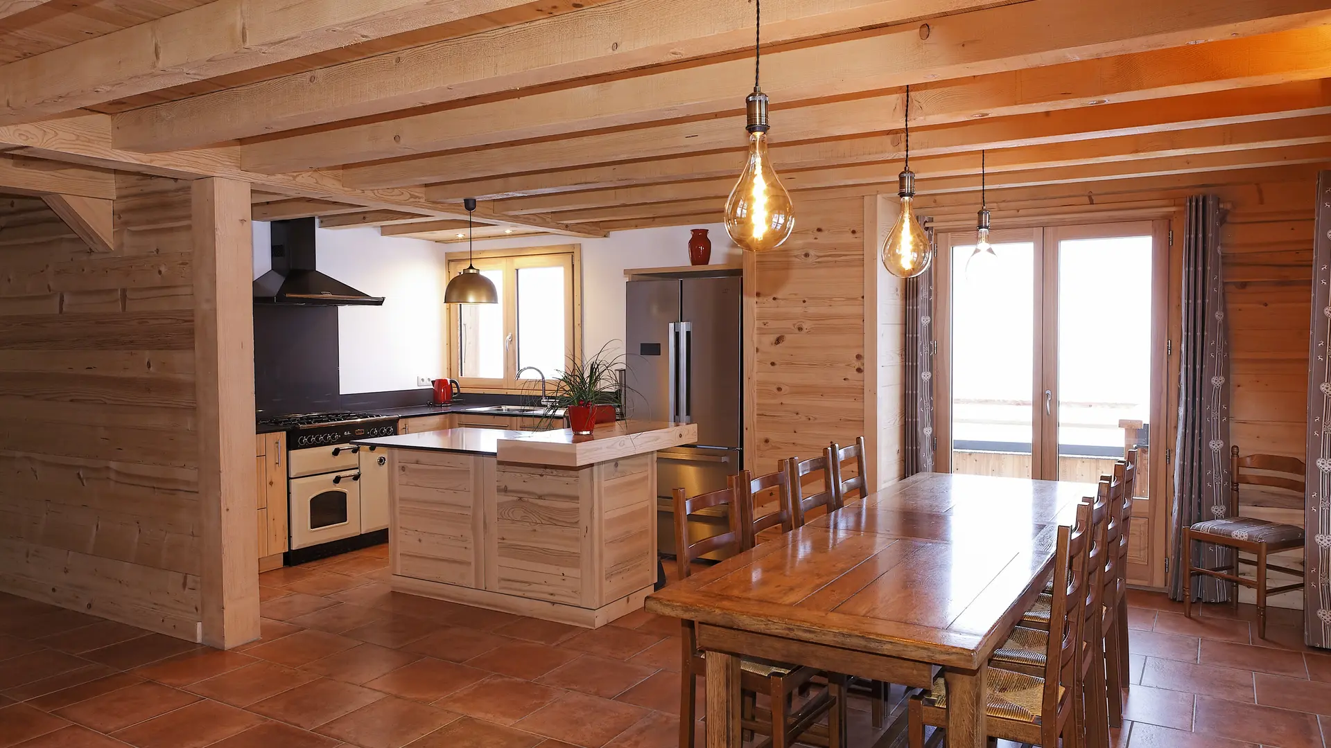 Salle à manger et cuisine