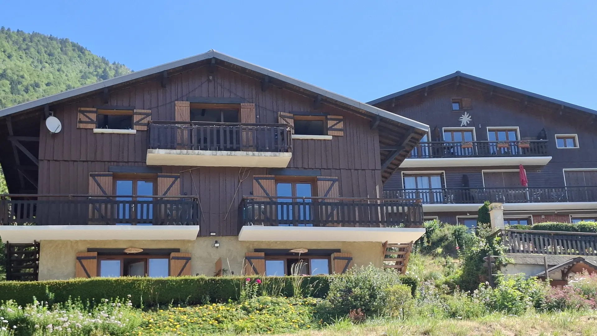 Le Chalet avec les appartements