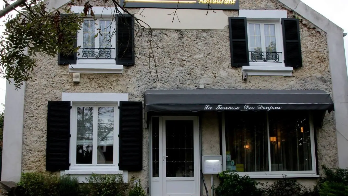 facade restaurant