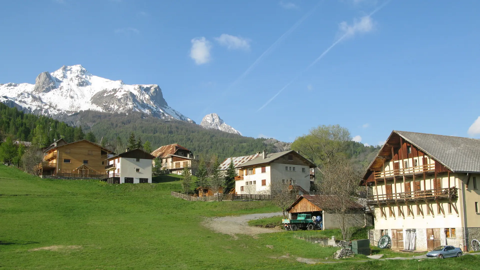 T2 vue panoramique face aux pistes